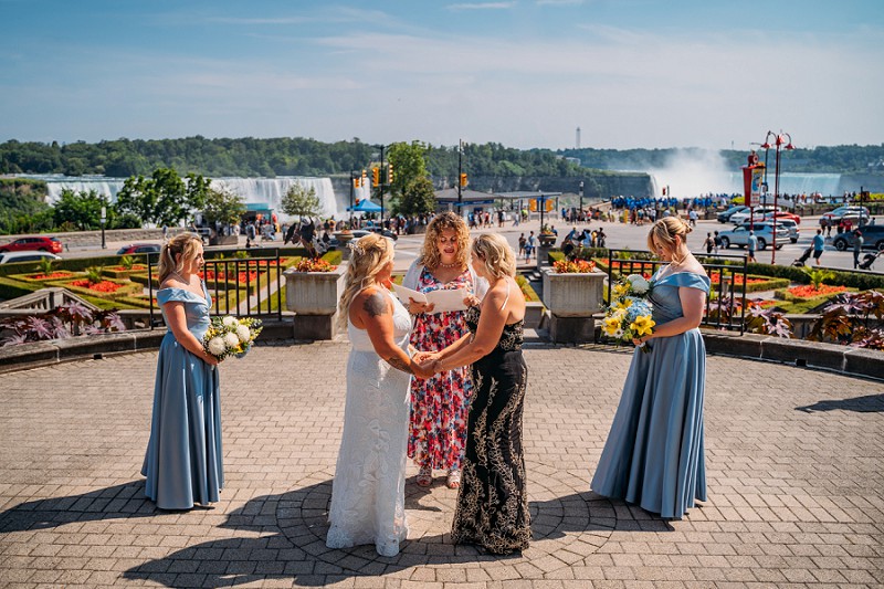 outdoor elopement in front of niagara falls